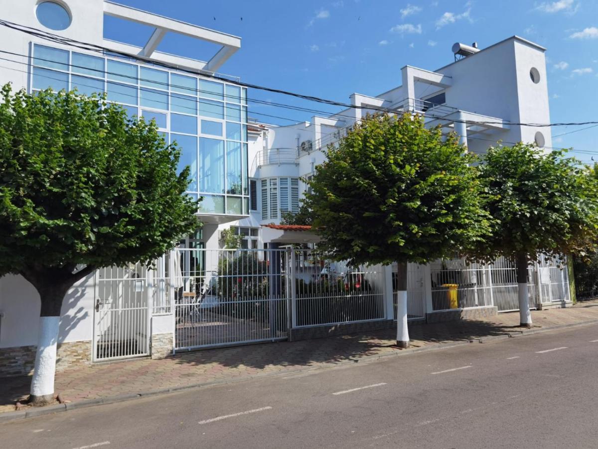 Fitness House With Garden Hotel Constanţa Exterior foto